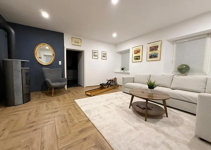 Modernes - 3 Schlafzimmer, Kamin, Wohnzimmer, Kueche, Bad Neuenmarkt