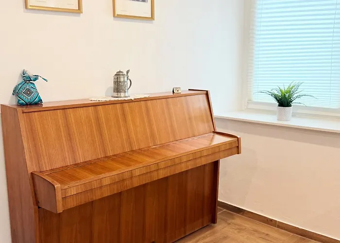 Appartement Modernes - 3 Schlafzimmer, Kamin, Wohnzimmer, Kueche, Bad *